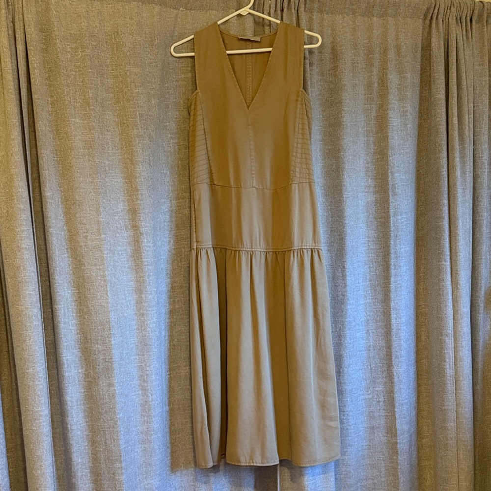 Everlane Tan V-Neck Tiered Midi Dress